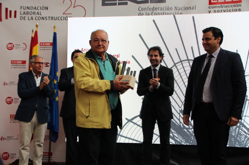 El Ayuntamiento de Alhama, premiado en el 25 aniversario de la Fundacin Laboral de la Construccin en Murcia