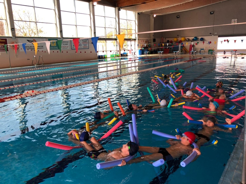 Actividades de natacin en los colegios de Alhama