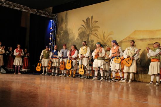 El Festival de Folklore no falla a su cita con Los Mayos