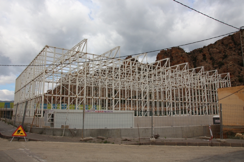 El Ayuntamiento rescinde el contrato con la empresa constructora del pabelln de El Praco
