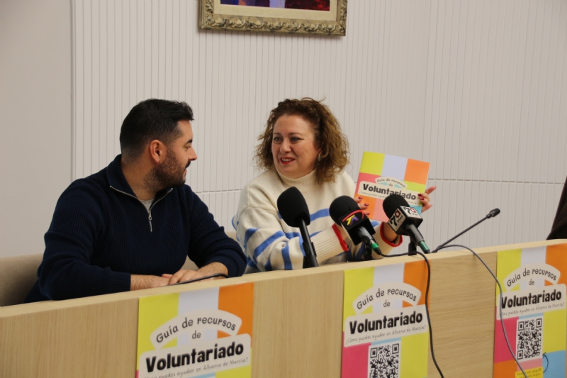 El Ayuntamiento de Alhama de Murcia presenta la ´Guía de recursos de Voluntariado´