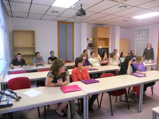 El Ayuntamiento clausura un segundo curso de inglés con 100 horas de formación