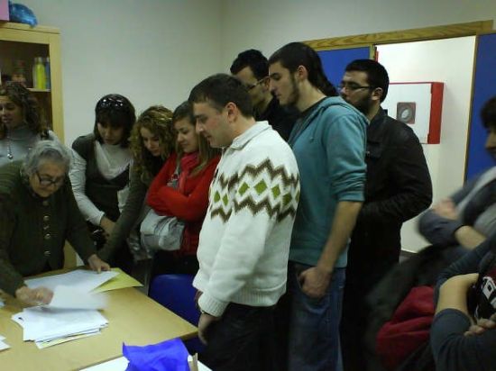 Varios estudiantes del Modulo Superior de Integración Social de Lorca visitan el Centro de Estancias Diurnas de la localidad