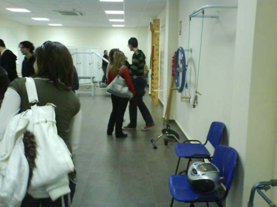 Varios estudiantes del Modulo Superior de Integración Social de Lorca visitan el Centro de Estancias Diurnas de la localidad