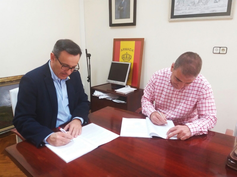 El Ayuntamiento firma el contrato para construir el comedor del colegio Sierra Espua