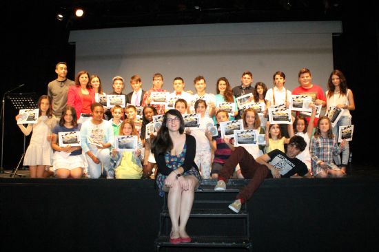 El teatro cine Velasco tuvo que colgar el cartel de lleno en la clausura de los talleres de cine organizados por el Ayuntamiento a travs de su Concejala de Educacin 