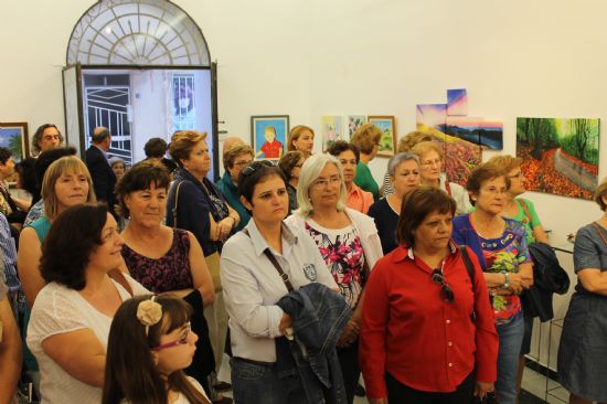 La asociacin de mujeres CERES expone obras de sus diversos talleres en la Plaza Vieja