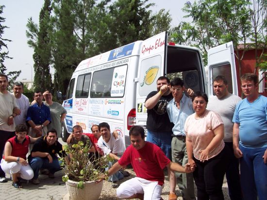 El Centro Ocupacional Las Salinas disfruta de un nuevo vehículo para el transporte de sus alumnos