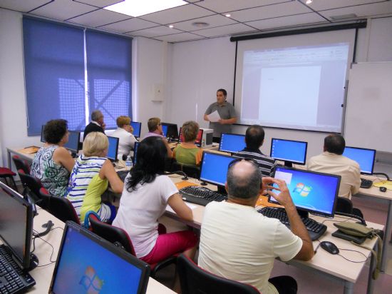 Formacin, Empleo y Desarrollo Local emprende un nuevo curso formativo de Iniciacin a la informtica
