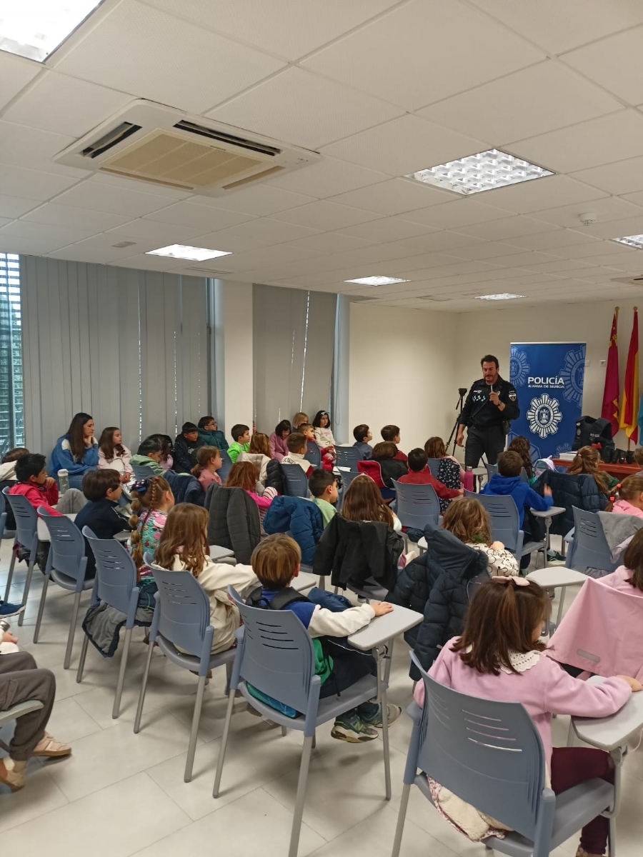 Inician las jornadas de puertas abiertas en la Comisaría de la Policía Local durante diciembre