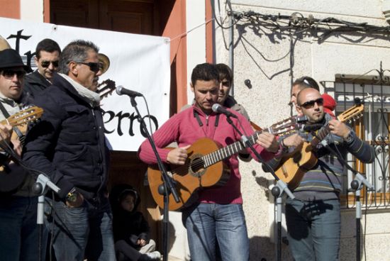 Cientos de personas se renen en El Berro para asistir al V Encuentro de Cuadrillas