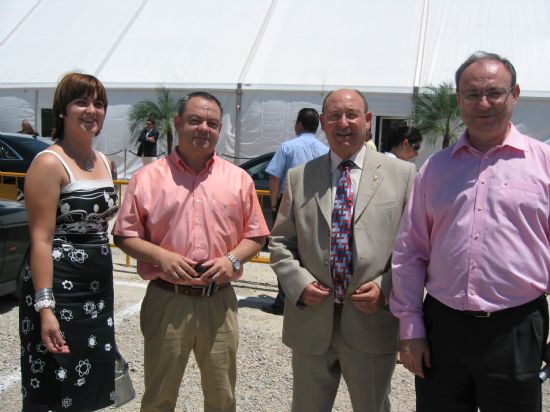 El alcalde y algunos concejales del municipio estuvieron presentes en el acto de colocación de la primera piedra del Aeropuerto de Corvera