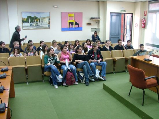 El Consistorio de Alhama recibe a alumnos franceses que han pasado unos das en la localidad 