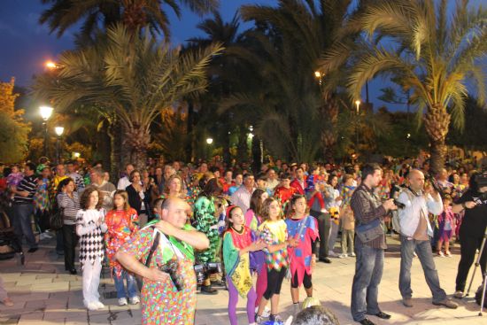 Tras la presentacin del Corremayo Mayor 2010 se realiza el tradicional pasacalles de Corremayos con gran participacin y diversin