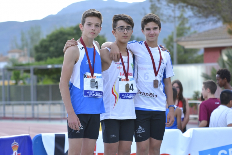 36 medallas para el Club Atletismo Alhama en la final regional