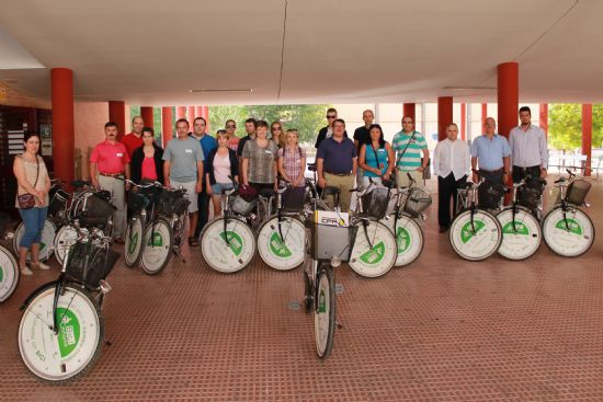 Profesores de toda Europa se pasean por Alhama en bicicleta a travs de un proyecto del IES Miguel Hernndez 