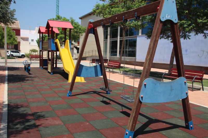 Reabren las zonas de juegos infantiles en La Cubana y la Piscina Cubierta tras su restauracin