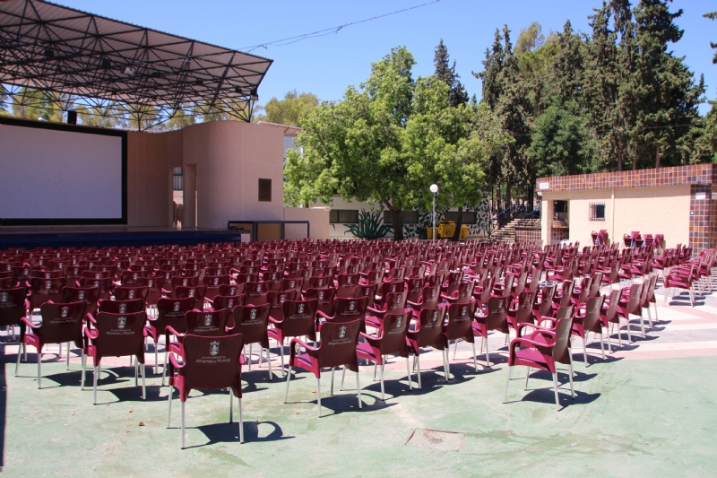 El Ayuntamiento adquiere 500 nuevas sillas para el auditorio
