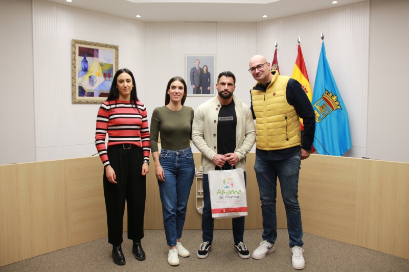 El Ayuntamiento de Alhama de Murcia reconoce el mrito de Antonio Snchez, oro mundial en Classic bodybuilding