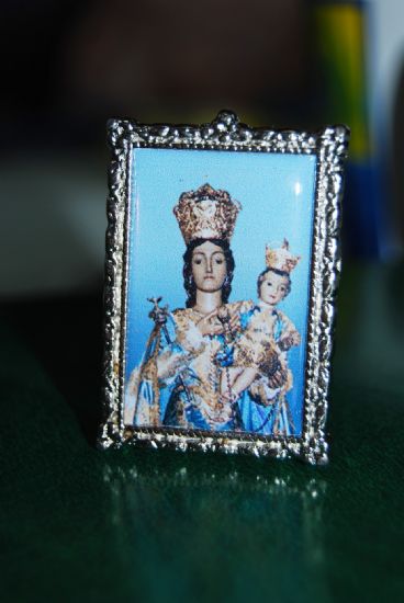El Da de la Patrona el diario La Verdad regalar un pequeo marco con la imagen de la Virgen del Rosario