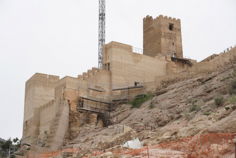 El Ayuntamiento de Alhama de Murcia se enfrenta a la posible devolucin de una subvencin de casi un milln de euros ms intereses por la restauracin del Castillo