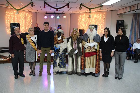 Los Reyes Magos visitan el Centro de Mayores