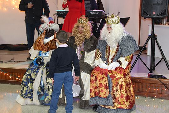 Los Reyes Magos visitan el Centro de Mayores