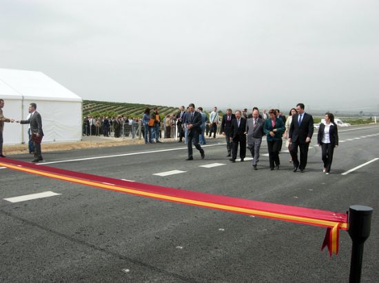La apertura al trfico de la nueva autova Alhama-Campo de Cartagena supondr un ahorro de 27 minutos en el trayecto 