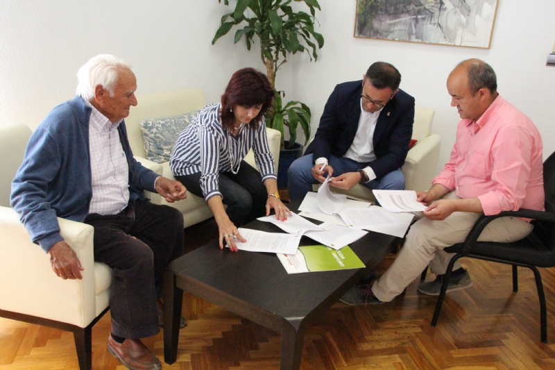 El Ayuntamiento y ACUDE firman un convenio para la conservacin de fincas municipales de inters ambiental
