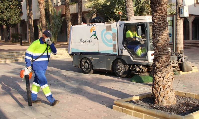 El Ayuntamiento invertir medio milln de euros ms en el servicio de limpieza