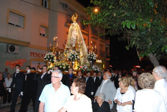 La imagen de Nuestra Señora del Rosario procesionó por las calles de la localidad
