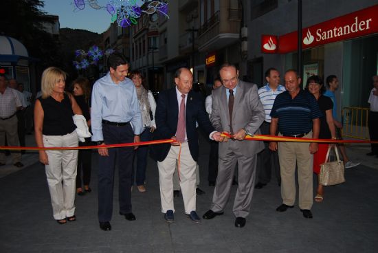 La calle de La Feria ya ha sido inaugurada