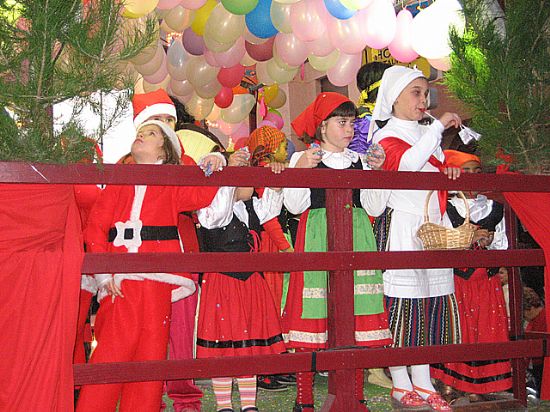 Miles de niños disfrutaron de la Cabalgata de Reyes y de la recepción de Sus Majestades en el Ayuntamiento
