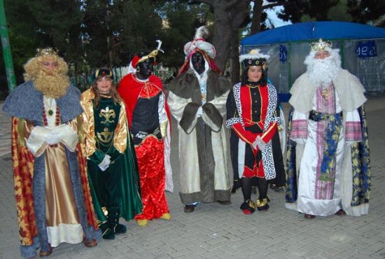 Sus Majestades los Reyes Magos tambin visitaron a nuestros Mayores