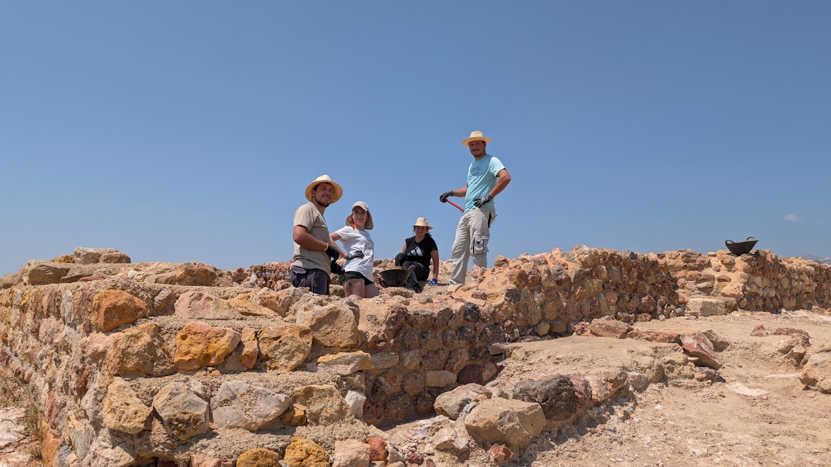 Arranca el campo de trabajo de arqueologa en Alhama con excavaciones en el Cabecico Redondo y Las Paleras