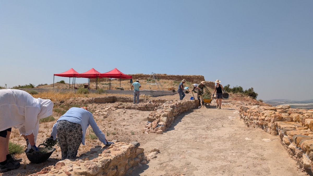 Arranca el campo de trabajo de arqueologa en Alhama con excavaciones en el Cabecico Redondo y Las Paleras