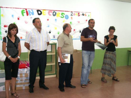 El alcalde y el concejal de Juventud reciben a los participantes en el VII Campo de Trabajo 