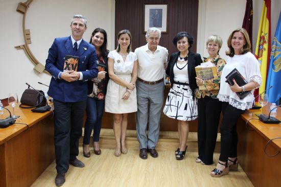 El saln de Plenos acogi la entrega de premios del XV Certamen Literario de Relato Breve Alfonso Martnez-Mena