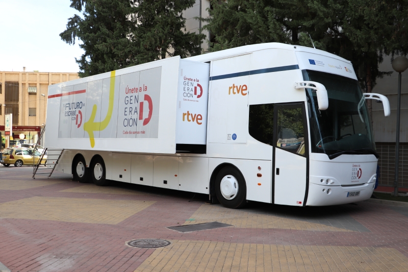 El autobús “Generación D” de RTVE llega a Alhama de Murcia los días 11, 13 y 14 de noviembre para acercar la tecnología a todas las edades