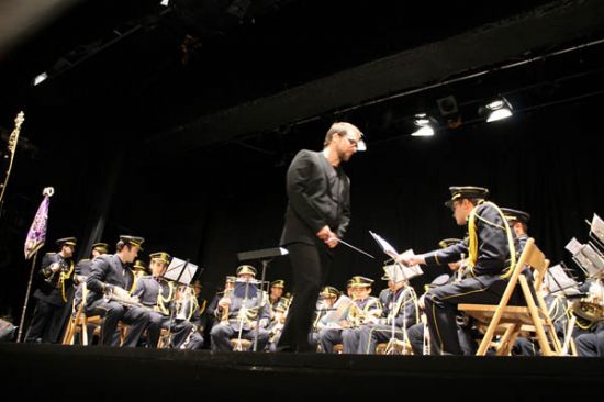 El Paso Negro celebr en el Cine Velasco su III Concierto de Bandas y Tambores benfico 