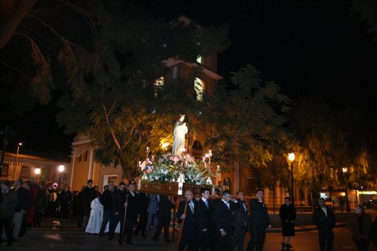 La Inmaculada Concepcin procesiona el da de su onomstica 