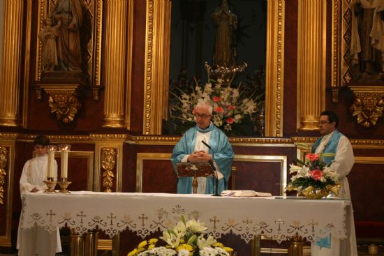 La Inmaculada Concepción procesiona el día de su onomástica 