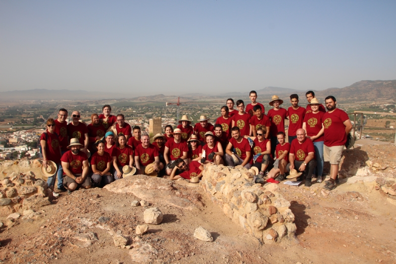 Ms de treinta voluntarios participan en el campo de trabajo del yacimiento de Las Paleras