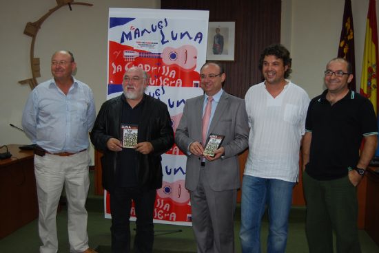 Manuel Luna y La Cuadrilla Maquilera presentan en Alhama el nuevo disco del autor murciano Por Parrandas