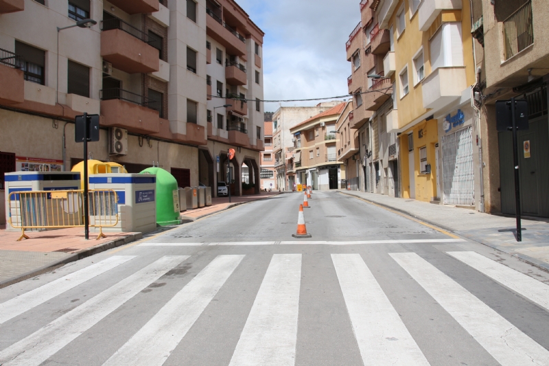 La calle Toms Moro queda de doble sentido mientras duren las obras de los Postigos
