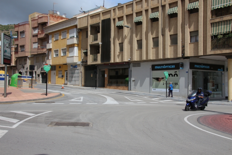 La calle Toms Moro queda de doble sentido mientras duren las obras de los Postigos
