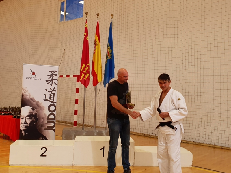 David Romar consigue el octavo dan de Judo convirtiéndose en el entrenador con el grado más alto de la región, liderando además el éxito de los alhameños en el Campeonato Regional y la Copa El Zagalico de Kata