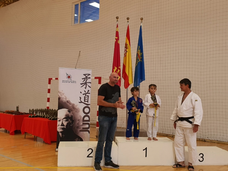 David Romar consigue el octavo dan de Judo convirtiéndose en el entrenador con el grado más alto de la región, liderando además el éxito de los alhameños en el Campeonato Regional y la Copa El Zagalico de Kata