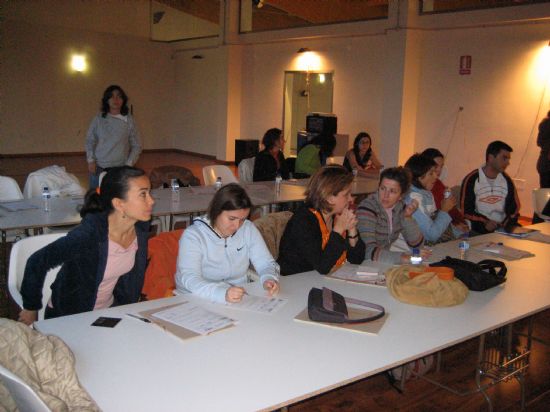 El Centro de Profesores y Recursos de Lorca elige la Piscina Cubierta como lugar para impartir un curso a profesionales sobre actividades acuticas adaptadas para nios con necesidades especiales