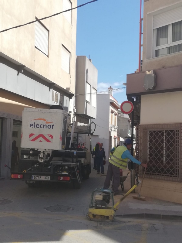 Iberdrola renueva sus redes elctricas en las avenidas Cartagena y Juan Carlos I